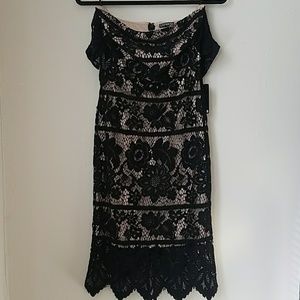 Midi black lace dress